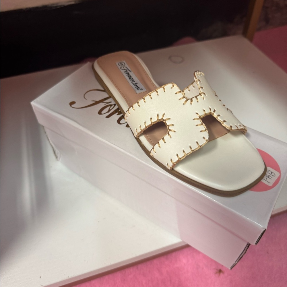 Forever Link Women's White Slide Sandals